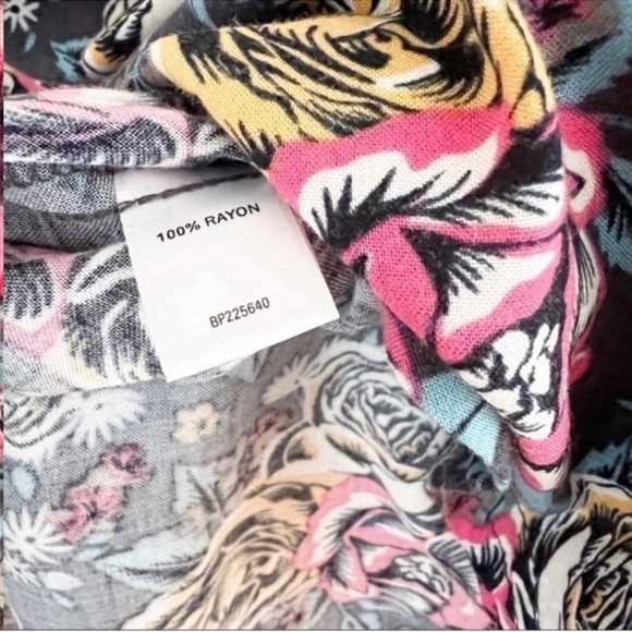 Nordstrom Frenchi Pink Rose Print Skater Mini Skirt Size Small Elastic Waist - Picture 5 of 5